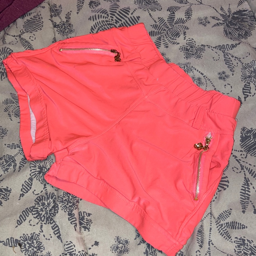 Shorts - Picture 3 of 3